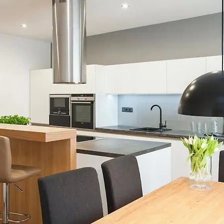 Apartament Base Ideale Per Esplorare *