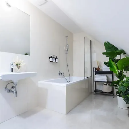 Base Ideale Per Esplorare Apartament